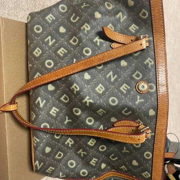 Dooney & Bourke tote - Picture 1 of 2